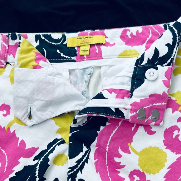 Banana Republic Milly Collection Shorts, Filigree patterned, ladies Size 0. - Picture 2 of 16